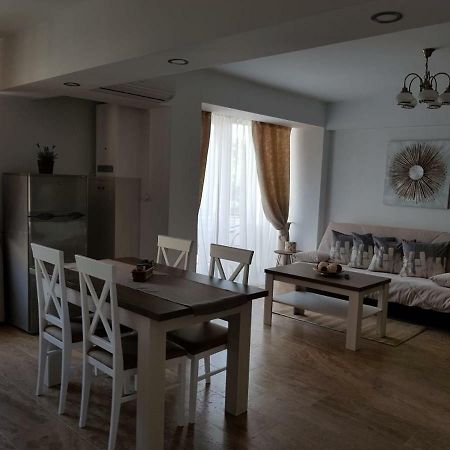 Apartament 2 Camere Ultracentral Ramnicu Valcea Exterior photo
