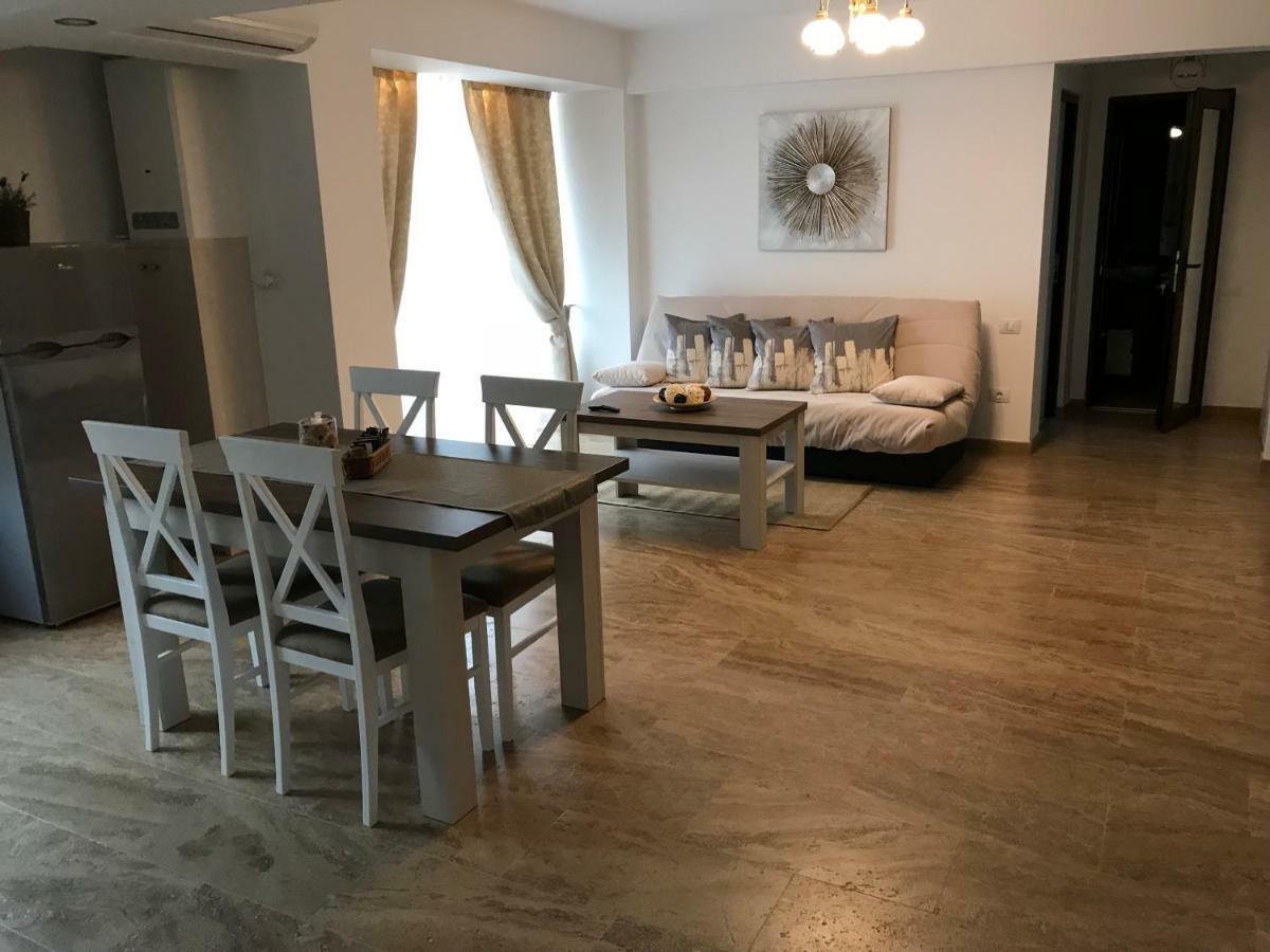 Apartament 2 Camere Ultracentral Ramnicu Valcea Exterior photo